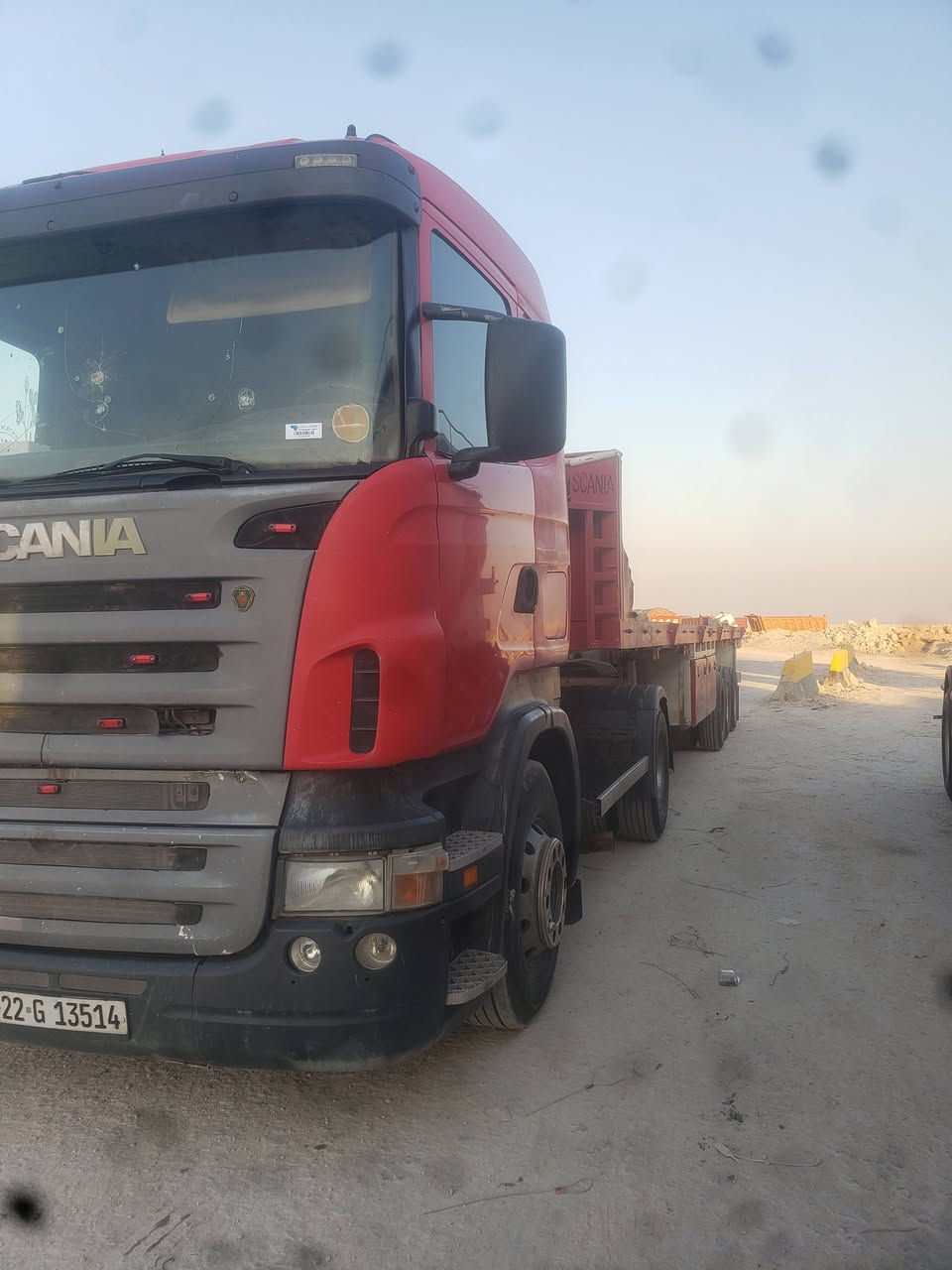 سكانيه للبيع مديل 2006 مكفوله كفاله عامه مكينه كير شاصي تبريد كير اوتماتيك بل  سنويه قلاب تريد ابيعلك راس وعربانه تريد بس الراس السعر 230 رقم الهاتف***********
