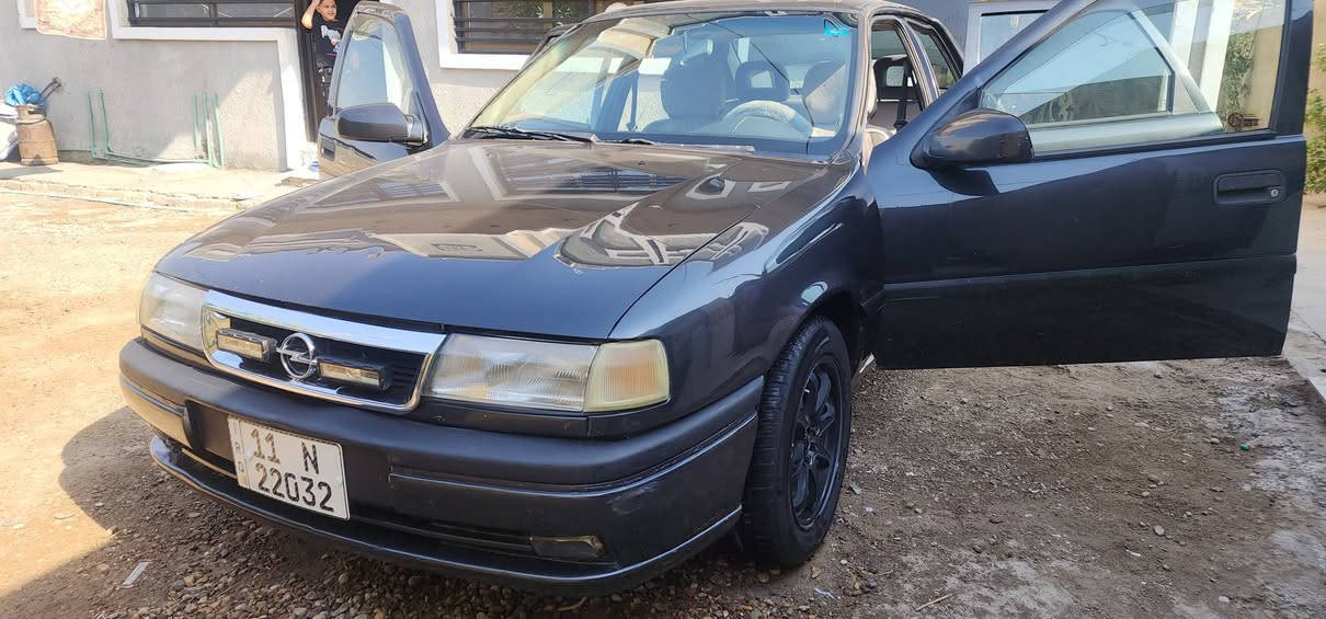 للبيع فكترا موديل١٩٩٤ اللون اسود رقم دولي بأسمي بدون خياس مكينة ١٦٠٠ حالة السيارة كما موضح بالصور للتواصل 
***********
