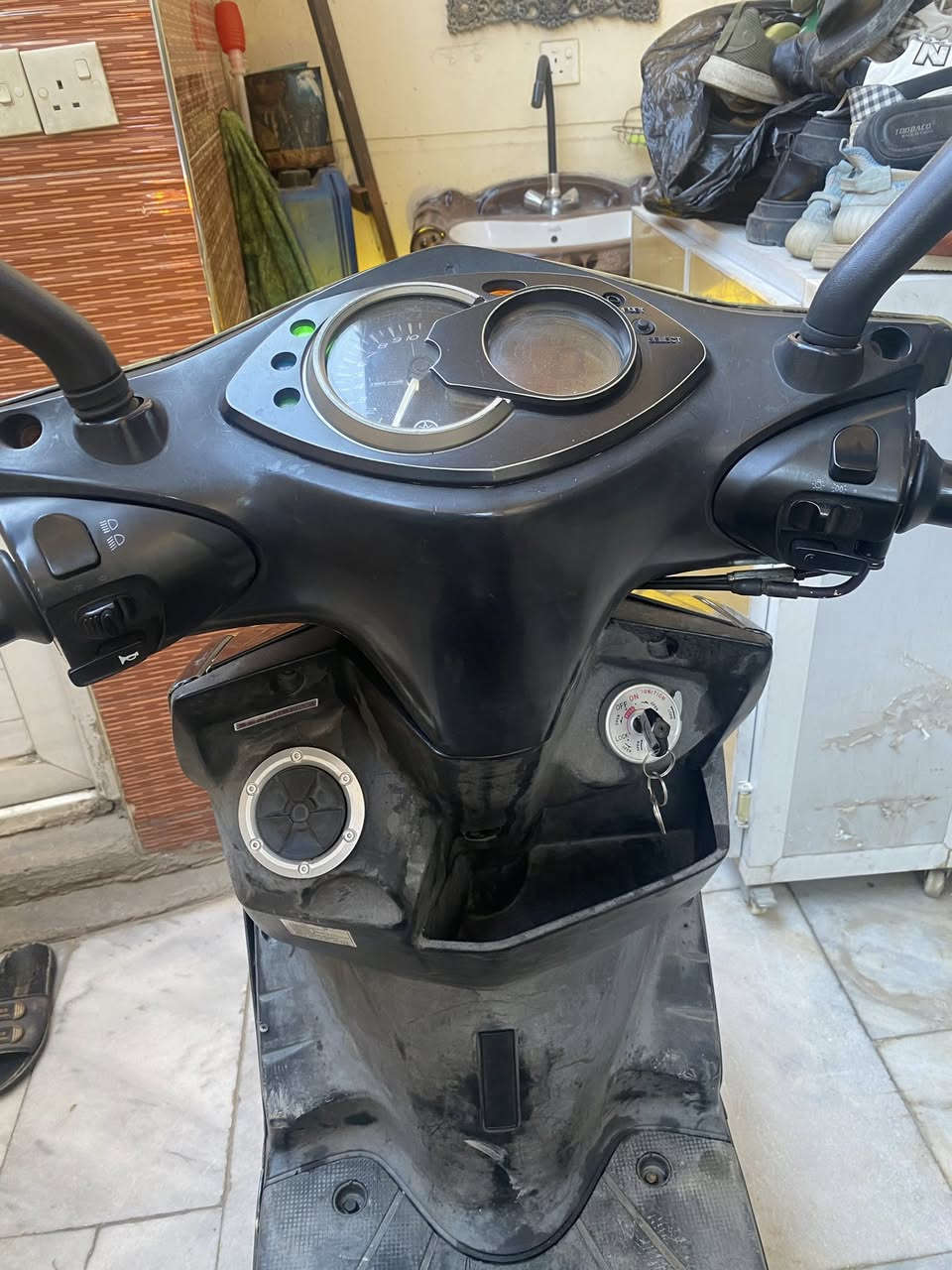 السلام عليكم دراجة سكنس فحل النضافة كدامكم محرك ناعم السعر 550 وبي مجال ***********
