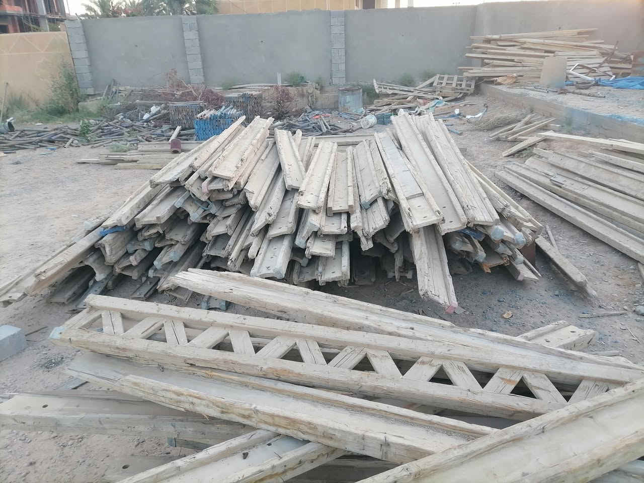 دوك للبيع  كمية كبيره ابيع شلع من المترين فما فوق  السعر مناسب  3250الف المتر الطول
***********
نمساوي اصلي
