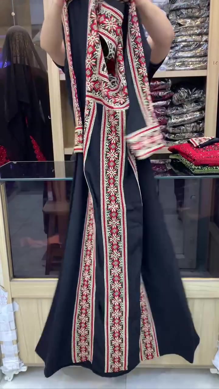 يا هلا بأجمل إطلالة! 🤩✨ اكتشفي روعة الثوب بتطريزه الأخضر والأسود اللي يضيف لمسة فخامة وأناقة لا مثيل لها. 💚 مثالي للمناسبات الخاصة أو حتى لإطلالة يومية مميزة! لا تفوتي فرصة اقتناء قطعة فريدة تعبر عن ذوقك الرفيع. تواصلي معنا الآن! 👇 #ثوب_فلسطيني #أناقة_وفخامة #إطلالة_مميزة
#مصنع_البراء_يعني_الثقي
#موضة_2026


**إذا كنت صاحب هذا الإعلان وتريد حذفه لأي سبب، رجاءا أرسل رسالة إلى الدعم الفني**