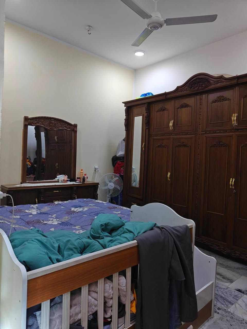 بيت 100 للبيع طابو صرف الاسكان الصناعي 
نزلة الأولى نزلة الجامع .. شارع مجمع الاسكان التجاري خلف كلشي وكلشي
 قريب على شارع الجامع
بناء حديث طابوق كونكريت شارع 10 متر 
خدمات ماي كهرباء مجاري تبليط 

ديوانية .مطبخ .صاله .غرفه .حمام داخلي وحمام خارجي 
يباع مع الأثاث 125 
او بدون اثاث 119 
 
يتسلم بأقل من شهرين سعر 125 
اي استفسار خاص مفتوح


**إذا كنت صاحب هذا الإعلان وتريد حذفه لأي سبب، رجاءا أرسل رسالة إلى الدعم الفني**