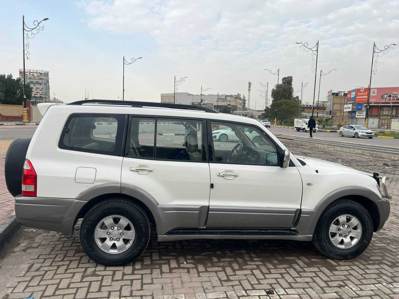 سلام عليكم بايجرو خليجي رقم كربلاء الجديد باسمي عنوانه كربلاء السياره مكفوله منل صبغ تخم تاير جديد 7راكب 3قطع تبريد سياره فول موصفات وجاهزه من كلشي وترهم مراوس 
***********
