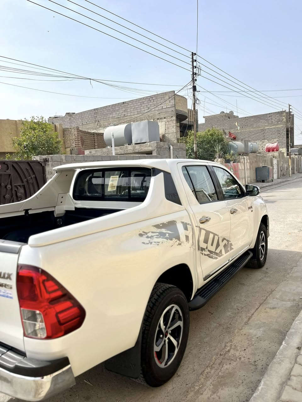 بسم الله الرحمن الرحيم
هايلوكس TRD موديل 2020 
ماشية 83 ألف سيارة جديدة
هزة وسنوية مجدده 2030 سيارة بسمي أربيل شرط التحويل بدون وكاله بيها بارد بالجاملغ الخلفي اثنينهن بسيطات
مكان السيارة بغداد 
السعر ٣١٥ وبيها مجال بسيط

***********
