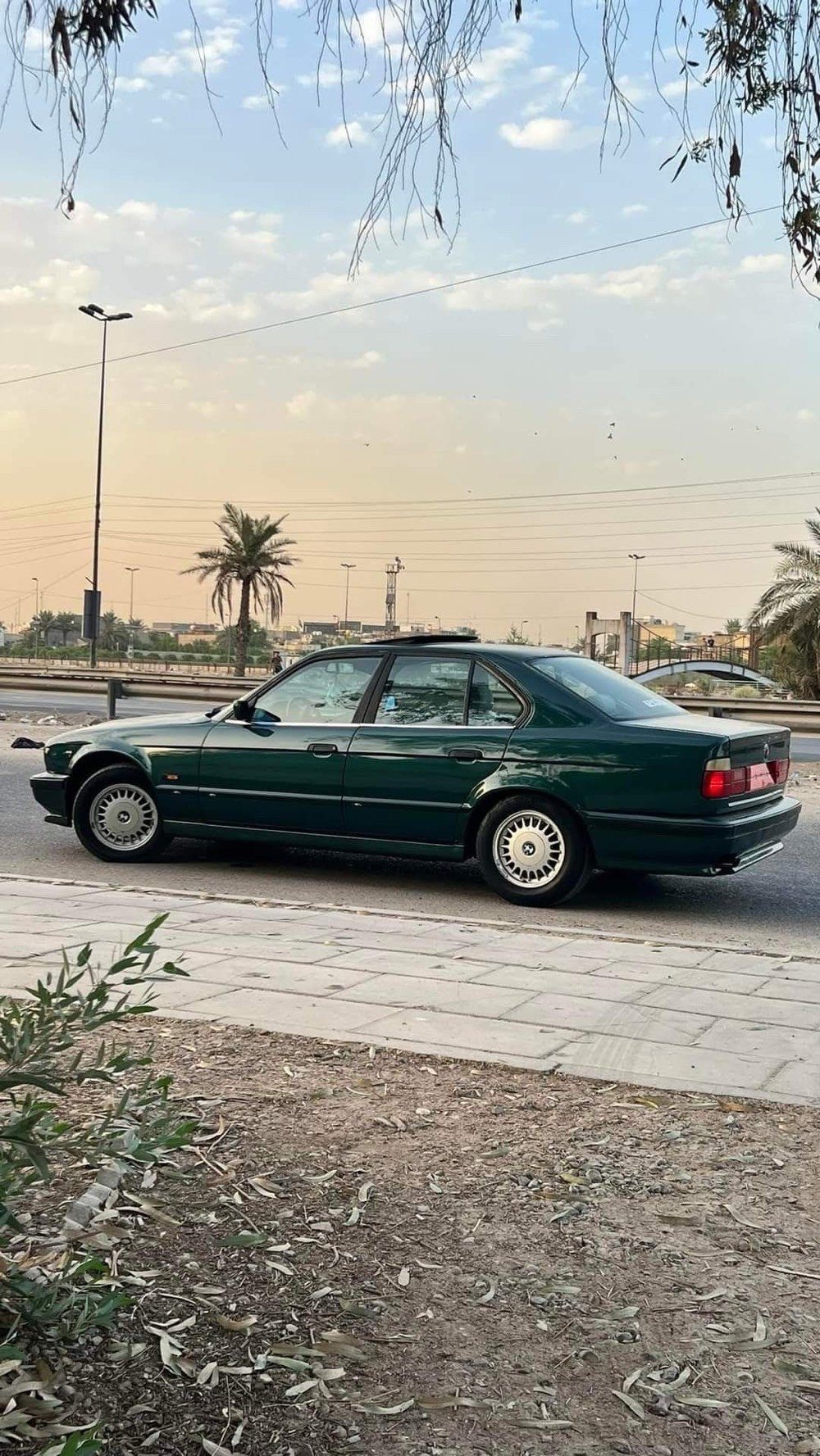 بي ام دبليو  امراوس او بيع

باسمي رقم اربيل انكليزي تحويل ثاني يوم سنوية وهزة جديدة قبل شهر  فول مواصفات حجم 535   

  اصل موديل 1991   عالفحص  مصبوغة عام درجة اولى    بلادية مفولة  مكينة كير صدر امامي خلفي تخم تاير تبريد كلشي جديد السيارة جديدة بمعنى الكلمة المواصفات

‏

‏غرفة بيض داخل فول نضافه

‏مري شفط زئبقية عاكسة للضوء كهرباء‏

منضومه زنون 

‏فتحتة سقف ‏

‏تبريد قطعتين امامي خلفي 

 مابيه نقص السياره جاهزه مال جناي تعبان عليه مكاني ناصريه 

وتساب او تصال  

***********