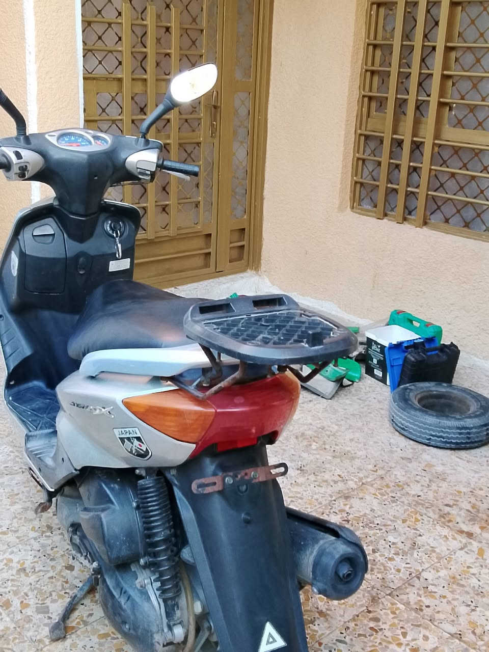 السلام عليكم دراجه للبيع سكنس نضيفه أي نقص مابيهه هندر وسلف شغال تجي تفحصها وتشوفها للاستفسار رقم الهاتف *********** الموشراي لا يتعب نفسه ويتصل رجاءآ
