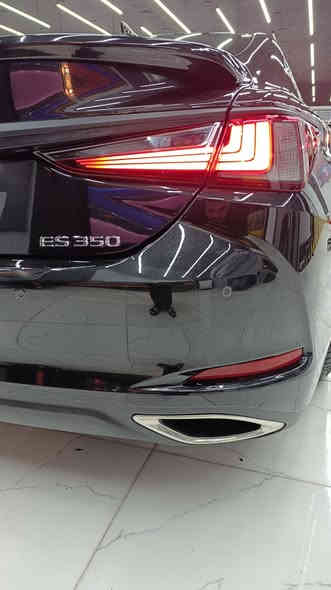 بسم الله ماشاء الله
لكزز es350 2025 ماشيه فقط ٢٠٠٠ زيرو اليوم جهزت من التغليف ppf من ارقئ انواع الppf كلفني ٢٠ ورقه 
6 سلندر 
فول مواصفات 
ميحتاج اذكر المواصفات واضحه 
رقم اربيل 
صبغ فقط جاملغ خلفي جه سايق راجع بلادي 
السياره بدون دواخل وبدون اربكات 
وبحاله الوكاله 
شديتلها تخم تاير جديد دانلوب ياباني الاصلي  
بالنسبه للصور المنشوره اليوم صورتها قبل لا استلمها 
مكان السياره الانبار رمادي 
سعرها ٤٠ الف دولار يعني ٤ دفاتر بيها مجال جدا بسيط 
***********
