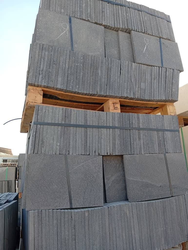 حجر بازلت اسود 
basalt stone 
#الحجر_الطبيعي #حجر_اسود
كافة المقاسات متوفرة 
شحن الى جميع الدول 
للطلب اضغط على زر واتساب اسفل المنشور


**إذا كنت صاحب هذا الإعلان وتريد حذفه لأي سبب، رجاءا أرسل رسالة إلى الدعم الفني**