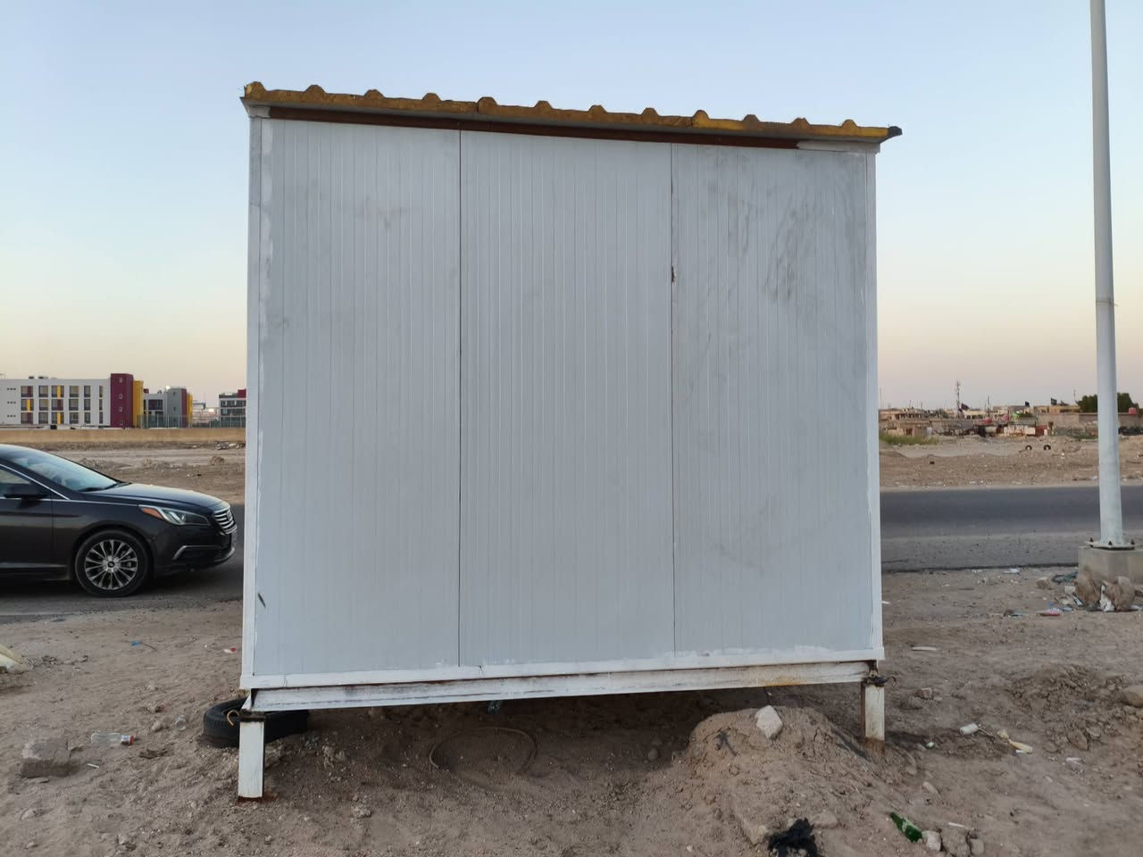 السلام عليكم 
كرفان سندويج بنل استخدام 3 اشهر 
قياس 2×3
السعر 800 الف بي مجال 
العنوان القبلة 
***********
