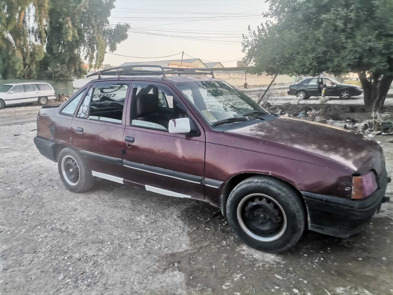 سلام عليكم عندي كاديت البيع  كاربون بانزين بيها تحويل وكاله ورقم كامل  السعر 23وبيها مجال المكان موصل حي المنصور  ***********0
