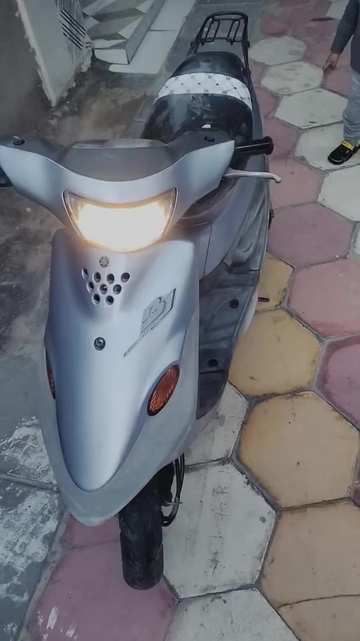 بيجي للبيع حاويه صارلها شهرين سعرها 850 وبيها مجال حك الجيه 
للاستفسار ***********
