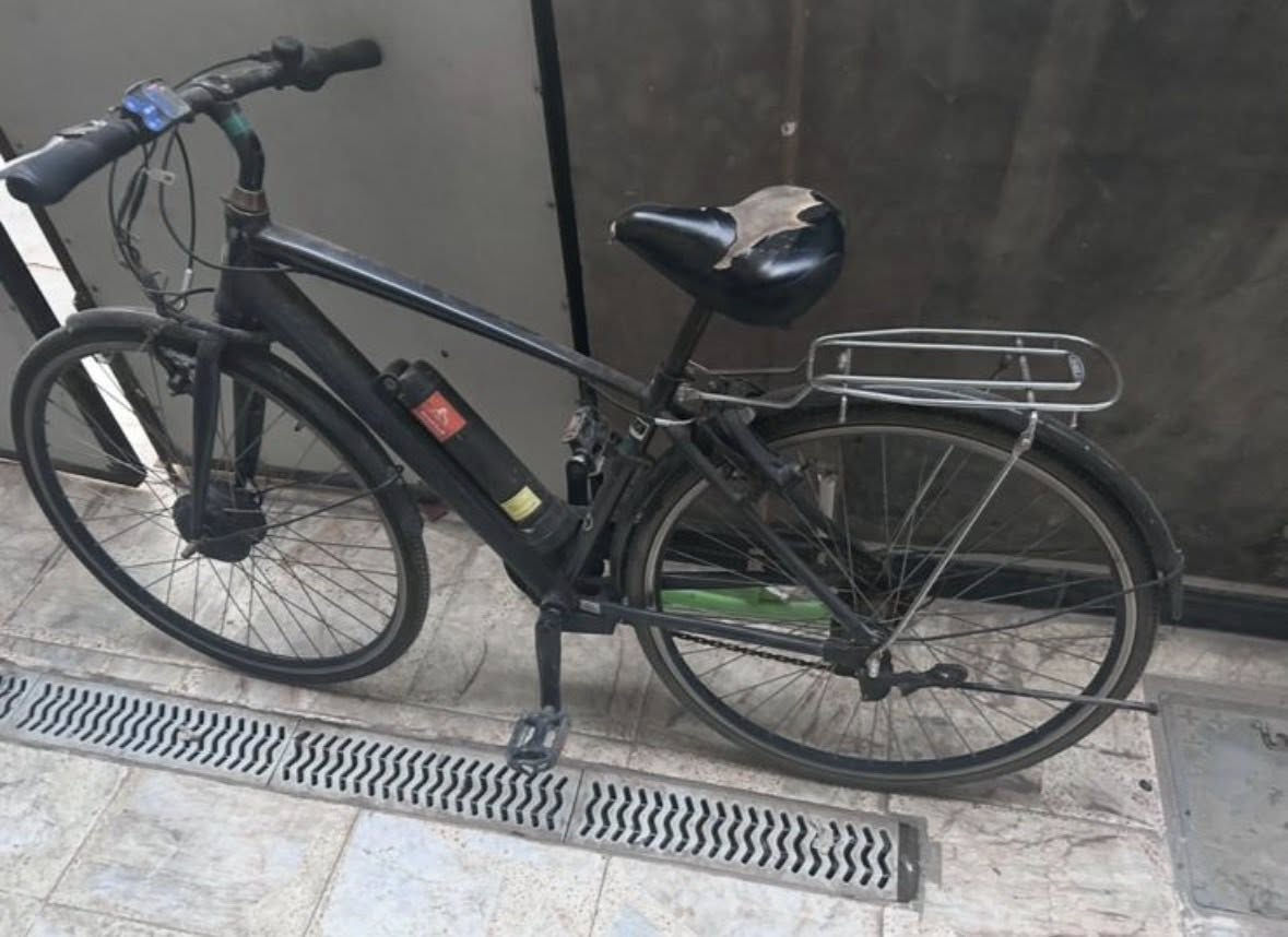 السلام عليكم بايسكل شحن مساعد حجم ٢٧ ماركه allegresse مكينه كير شيمانو بي بطاريتين وحده مشدوده عليه ولثانيه احتياط مكاني بغداد حي اور استفسار خاص او ***********
