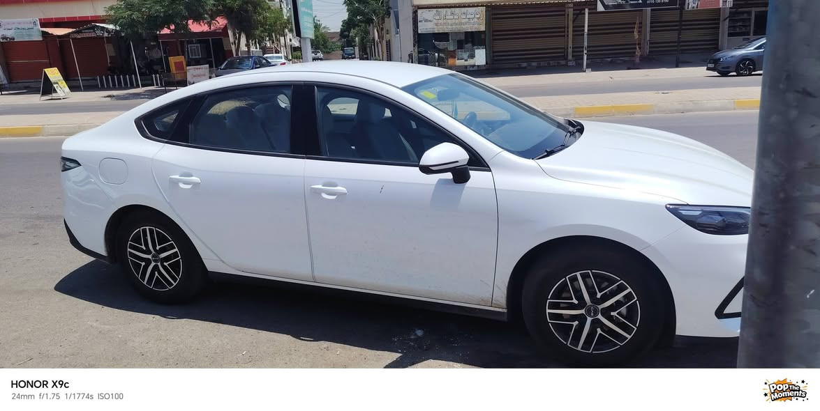 BYD  سيل 05 2025
ماشيه 6000 قابل للزياده
دفتر بانزين موجود
كركوك بسمي شرط تحويل
مواصفات ويل كروم داخل أبيض بطاريه 55كيلو يمشيك وبقيه مواصفات معروفه
هايبرد +كهرباء
السعر138
موبايل ***********
