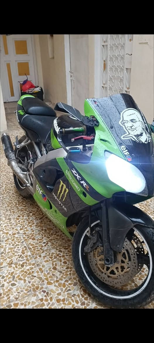شلون الشباب
الجميله للبيع
كاوسكي نينجا 600RR💚
موديل 2002 💚  بدون اوراق
الدراجه خير من الله كير محرك كهرب مكفول 💚
جيب وياك فيتر وتعال
عليها لايت زينول منضومة كاملة 💚
وعليها كزوز رياضي 💚 وكم تعديل ✅
الدراجه حلوة ومرتبة دهن موتل اصلي ✅ ماي راديتر زيتي ✅ بانزين محسن ✅ 
ملاحظة بيها كم ملاحظة بلكفرات بسيط
مكانها الموصل الجانب الايسر 💚✅
اي استفسار ***********
