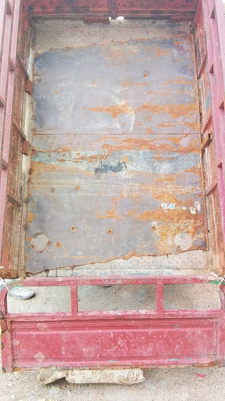 السلام عليكم للبيع تي ار سعر 550 العنوان بالعماره بالمايزليه رقم الهاتف بالواتساب ***********
