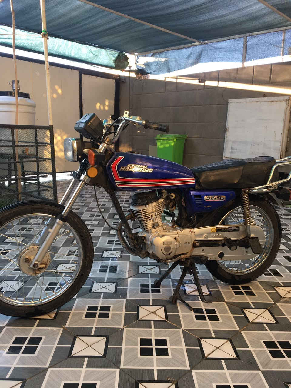 سلام عليكم دراجه نامه برو غطاس دراجه نقصها بس جاملخ  ويال نامه اصليات امامي خلفي من كلشي جاهزه شغل وروح وين ما يعجبك اوراق كامله اصولي موديل 21 سعر 750 وبيها مجال 
العنوان ديوانيه سنيه سياحي قرب سكه القطار الرقم ***********
