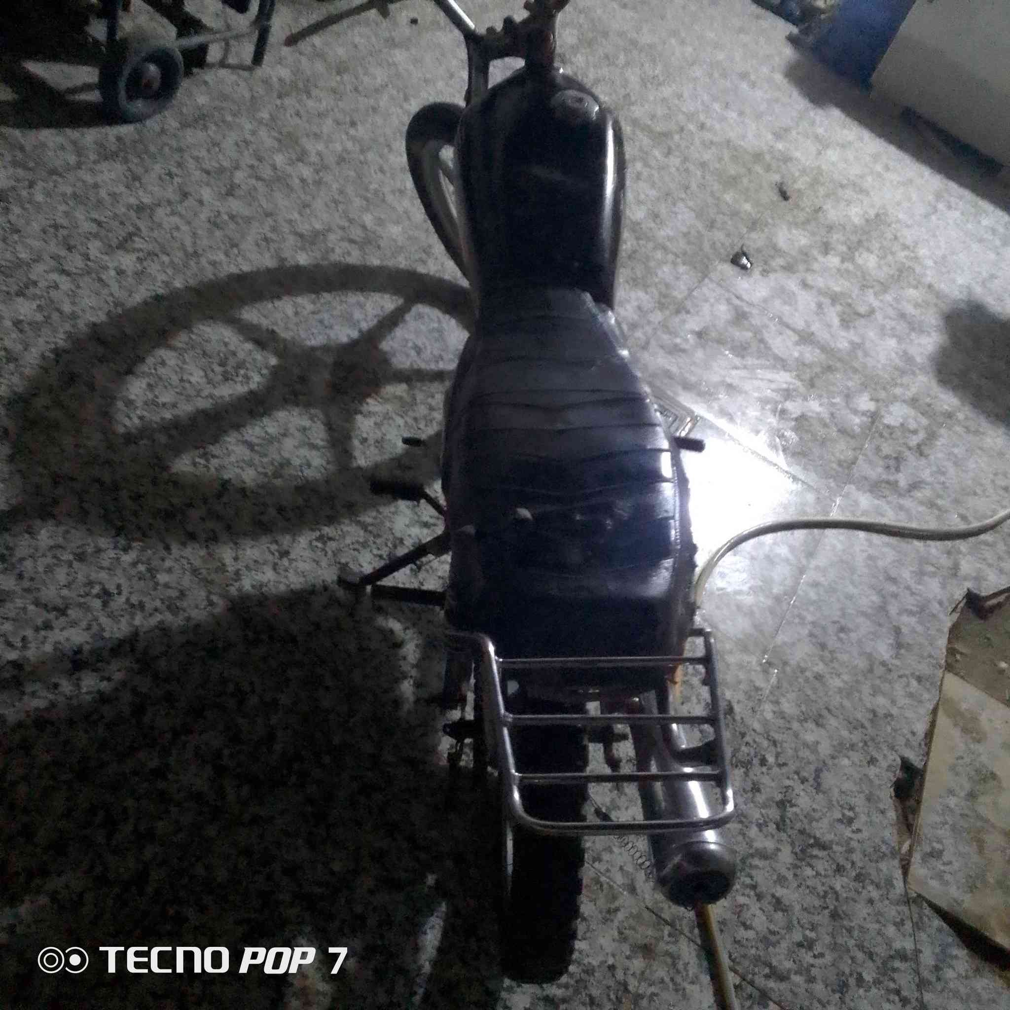 السلام عليكم ورحمه دراجه نامه موديل ١٧دراجه كلش حلوه سرعه ومعدل مكاني ديالى الخالص هبهب السعر 225وبيه مجال قليل للاستفسار على الرقم ***********
