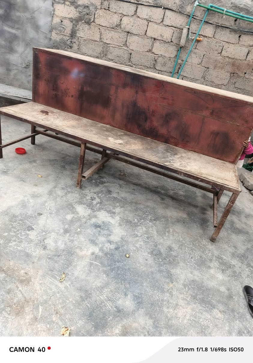 سلام عليكم شباب ميز مات مخضر لبيع تصلو عل رقم ***********
