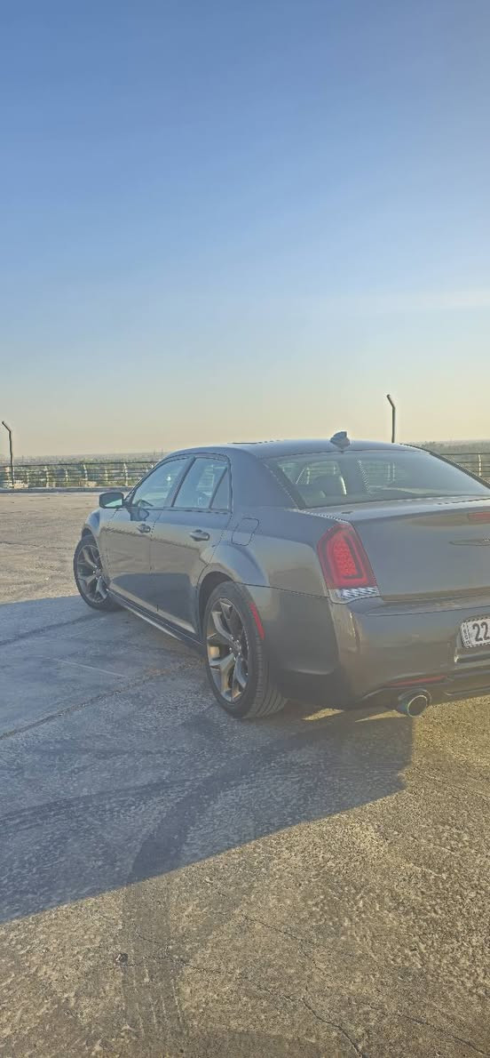 كرايسلر c300 
فول مواصفات 
موديل 22 رقم اربيل بأسمي تحويل مباشر و الهزه جديده
ماشيه 83000 ميل  
حساسات امامي و خلفي 
رادار جانبي 
بانوراما 
سستم سماعات الباين 
محرك 3600 
كشنات امامي كهرباء و  تدفئه
حادث سطحي بابين ومبدلات نفس اللون مع تعديل بارد بسيط بالجاملغ الخلفي
صور الحادث موجوده في الاعلان 
موجوده بالحله شارع ٦٠
السعر ٢٥٠ ورقه وبيهه مجال بسيط
***********
