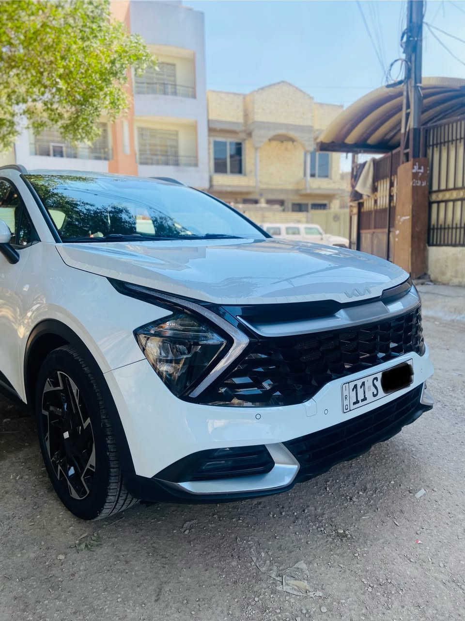 السلام عليكم
سياره للبيع كيا سبورتج موديل 2023 السياره خليجيه مكفوله كفاله عامه من الضربه والصبغ  
السياره رقم بغداد الدولي الجديد … ثاني يوم تحويل 
السياره ماشيه 23 الف بحاله الوكاله
المواصفات : 
 السياره بصمة
دخول ذكي 
ويل 19
 سايد بريك دكمه 
شاشه متصله 
حساسات اماميه خلفيه 
كامره دواره 
تحكم استيرن جهتين 
تبريد قطعتين 
مري شفط 
اشاره بالمري 
شاحن واير لس 
مود درايف 
اوتو هولد 
مانع منحدرات 
مانع تزلج 
مكاني بغداد  ***********
