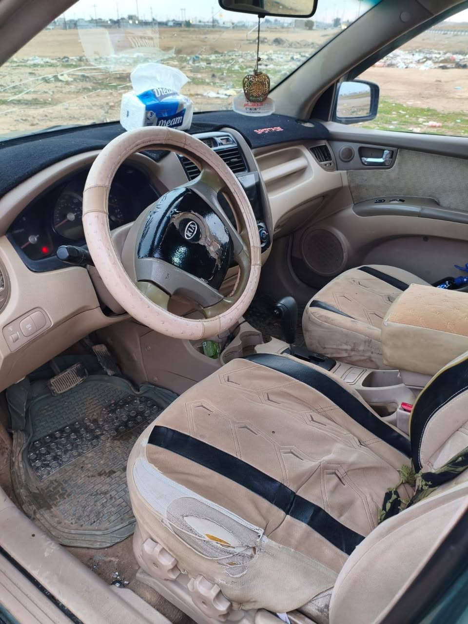 كيا سبورتج 2007 محرك اربعة 2000 وارد امريكي ضرر بونيد وجاملغ جهة السايق رقم بغداد بأسمي السعر 90 وبي مجال 
 اتصال ***********
