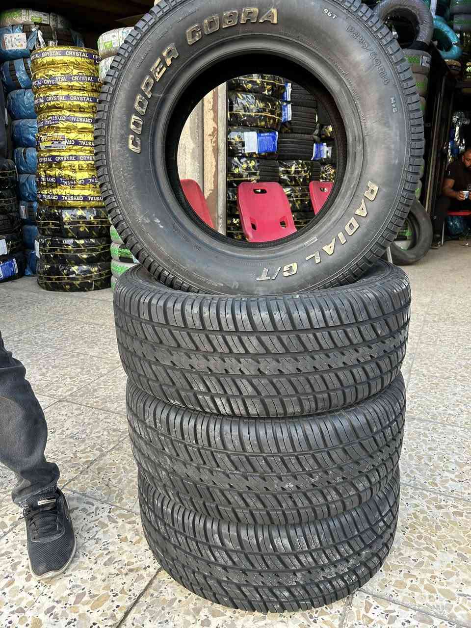 السلام عليكم 
تاير كوبير الامريكي الاصلي 
قياس 235/60/14
طخم كامل مستخدم نضيف كلشش
السعر 150 🔒
***********
