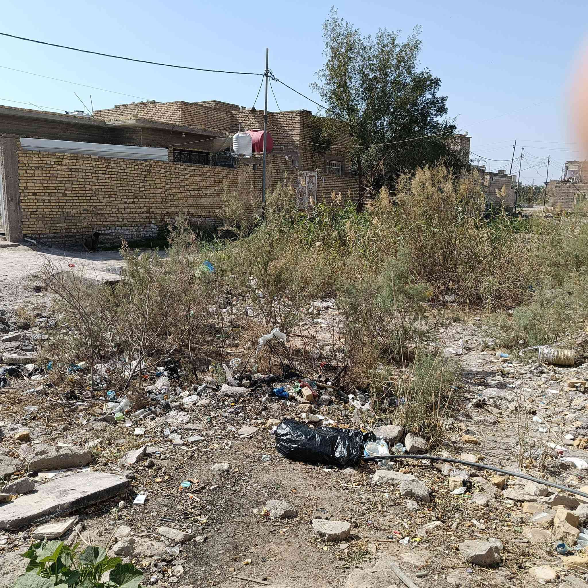 قطعه ارض زراعيه للبيع مساحه 200متر مشتل الزهور
***********
