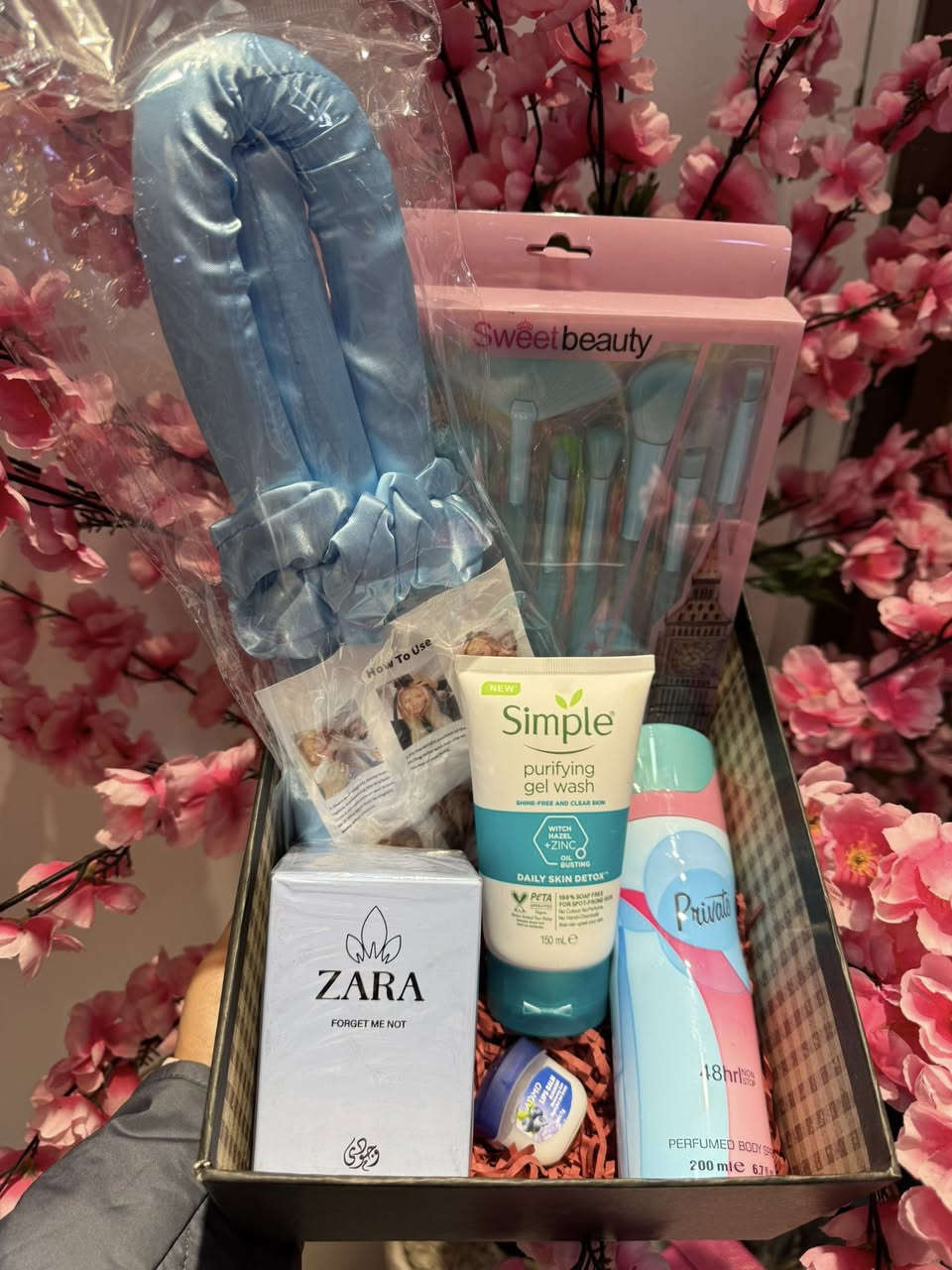 بوكسات عيد الحب جاهزة او نجهزها الكم مثل ماتحبون🥰
التوصيل مجاني داخل الزيتون
او زورونا للبوتيك عنواننا سايدين الزيتون قرب صيدلية سروران
Mila boutique🎀
للحجز دايركت📩
او واتس  *********** 
متوفر بالبوتيك(البسة نسائية، مكياج ، عطور، البسة داخلية،هدايا )
