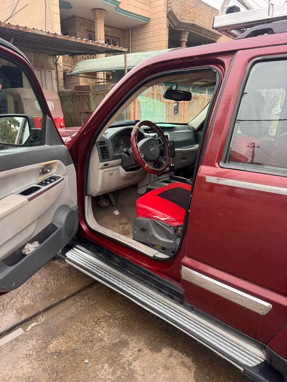 جيب لبرتي موديل 2008 مستعجل علبيع السعر 80 ورقه مكاني بغداد الاستفسار الاتصال  بصاحب سياره *********** مامتواجد علفيس رجائا
