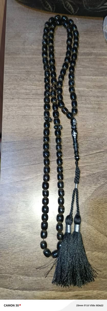 السلام عليكم سبحه يسر مصري ١٠١فاير يخبل السعر ٧٠ بصره ***********
