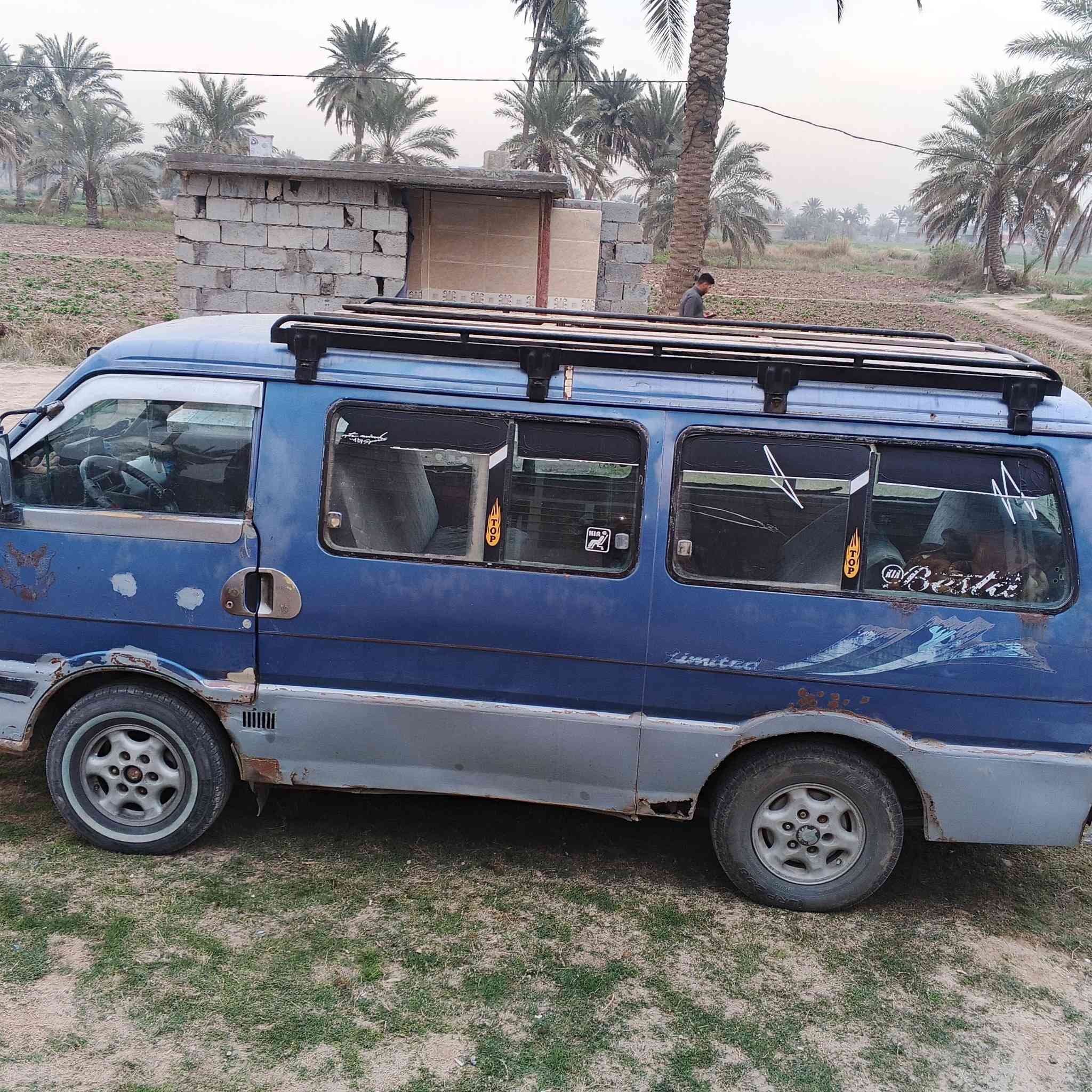 سياره بسته موديل 94 للبيع او مراوس حسب القناعه كير محره اكسل خير من لله تخم تاير باتري جديد سلف جديد *********** كورك بي وتساب *********** مكان بغداد ابو غريب
