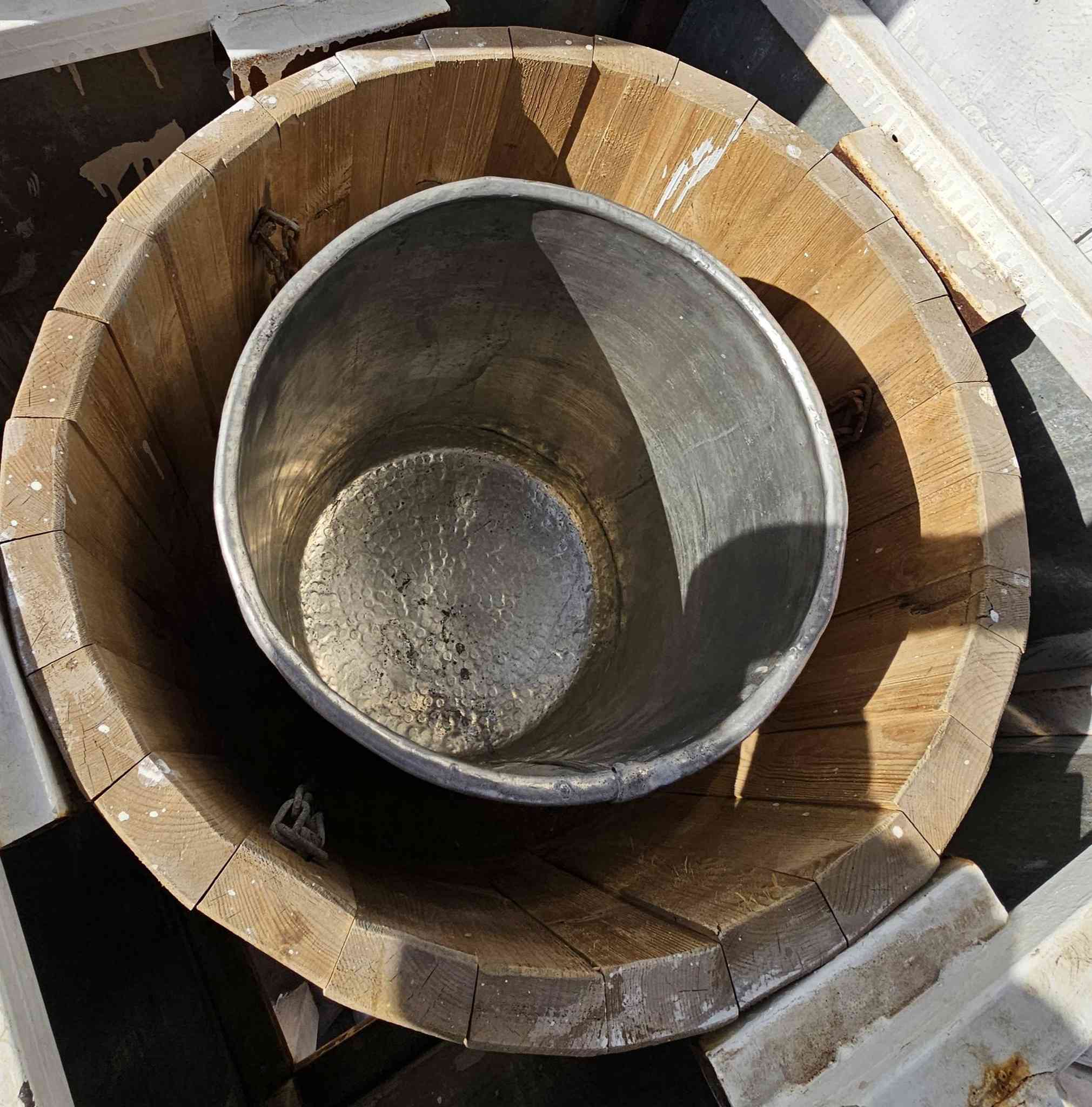 سفيره مع جاون مع بيت حديد للبيع لاستفسار عله هذا الرقم ***********
