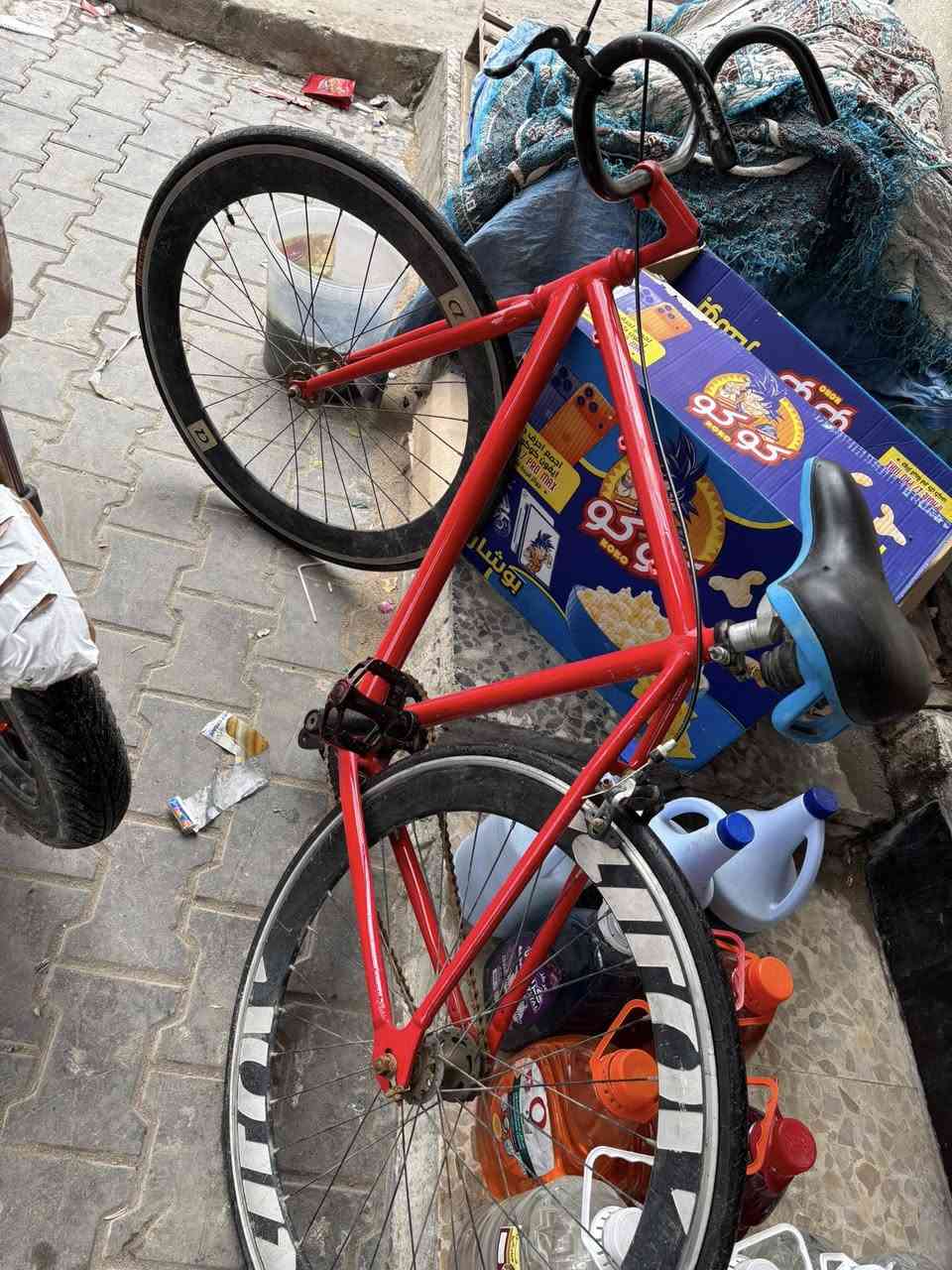 سلام وعليكم بايسكل سباق للبيع اصلي شركه عالميه بس صبغته راحت الشركه الي عله الجسد شركه في الويل موجوده بايسكل كامل مكمل فقط مصبوغ فرن صباغ الي صابغه قفله 50 من الأخير  الاتصال ***********
مكاني بصره تقاطع الكزيزه
