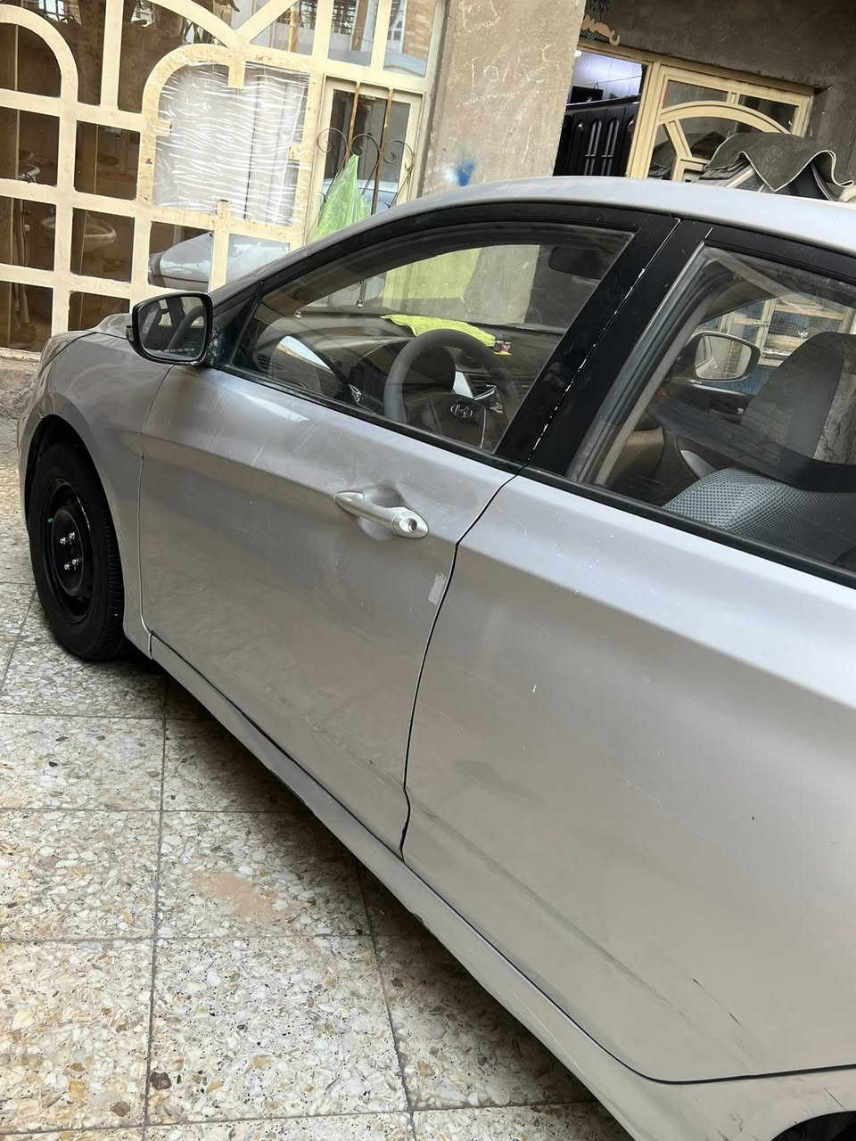 السلام عليكم
اكسنت خليجي 2016 للبيع
مكينه ١٤٠٠
بيه جاملغ الامامي بارد وبيه طخات بالدوس 
سياره خليجي بله صبغ تحويل ثاني يوم 
صدر امامي خلفي جديد قاعده فيت بم اصلي نوزلات بلكات جدد تخم تاير جديد دوشمه جديده سياره برغي مناقصه
وبيه تاخير بنمره ثالثه فقط 
السعر ٨٢ وبيه مجال 
العنوان الامين نواب ظباط
***********
