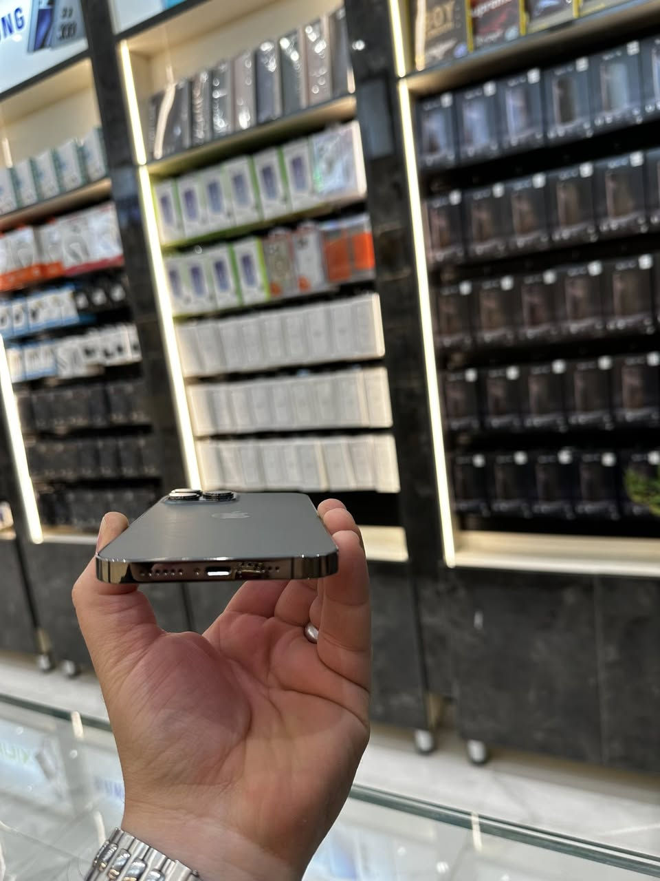 ايفون 13 برو ماكس ماستر لون بلاك دشن ذاكرة 512 بطاريه 93 اعتبره فاتحة بيدك من كارتونه ممبدل بي شي مع الضمان 5 أيام نظافة 100/100 كامل ملحقاتة وتربرو 
الموقع السيدية شارع علوة مقابل مدرسة حلم الغد 
واتساب ***********
