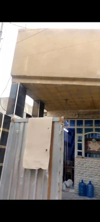 بيت للإيجار • ٨٠م • قرب مطعم الرياضر