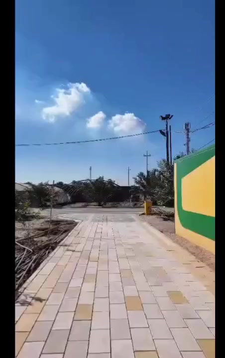 � الأرضة… خطر يهدد البيوت والمزارع
الأرضة (النمل الأبيض) تتغذى على الخشب والجذور، وتعمل بصمت داخل التربة والجدران.
🏠 في البيوت:
تتلف الأبواب، الأثاث، والأسقف الخشبية دون أن تُلاحظ سريعًا.
🌾 في المزارعة
تُهاجم الجذور وقواعد السيقان وتسبب ضعفًا وذبولًا مفاجئًا. 
للتواصل والاستفسار:
توجد خدمه توصيل 🚐 لجميع محافظات العراق
 ***********
📍 بابل – الحلة – طريق منطقة عوفي

#البشير_مشروع_وطن
#زراعتك_بأيدي_آمنة 🌾
