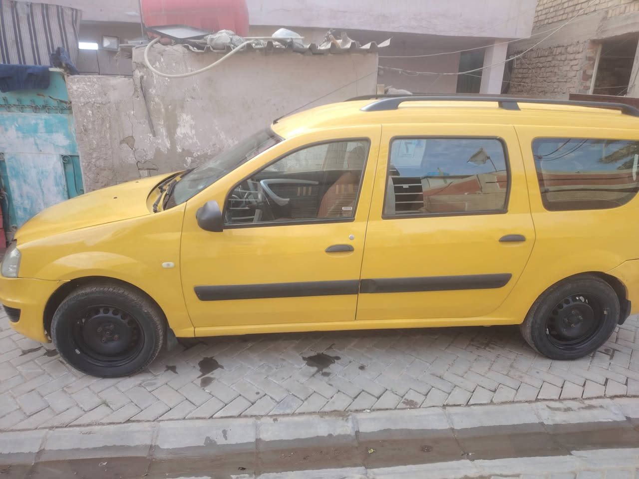 رينو لوكان 7راكب 2010 كير محرك صدر جديد تبريد شغال بأسمي مصفره هيئه وغرامات داخله هزه سنويه لل 30 رقم بغداد انكليزي .. سياره كامله ماتصرف عليها دينار
مكاني بغداد الشعب   سعر 55 ورقه
 ***********
