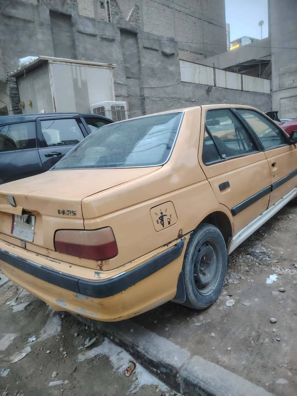 سلام عليكم
سياره بيجو بارص رقم بغداد مصفره هيه وغرامه مديل 11
البيع او مروس حسب القناعه *********** مكان سياره دوانيه قضاء الشاميه
