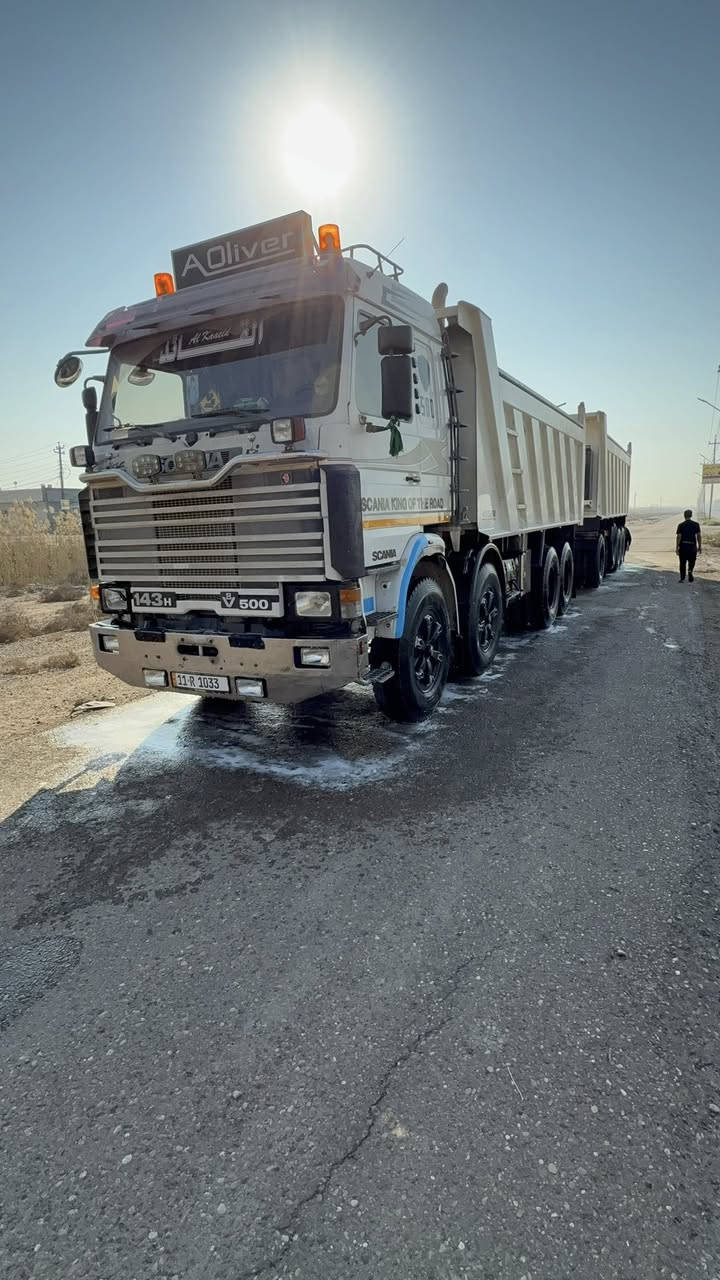 سكانيه البيع مكينه 8 10/0/ كير 3ب 3مجموعه باجر 19 مربوطه قاطر مقطوره تلث لوحات  السياره كفاله عامه ما نقصها اي شي تحويل ثاني يوم تصل عل رقم اني مكلف بل نشر ***********
