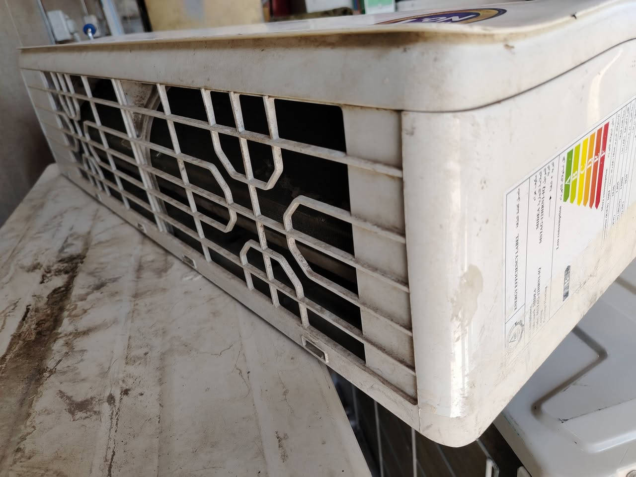 قطعه داخليه واحد طن  ميديا غاز ٤١٠نضيفه جدا سعر ٨٠ البياع
***********
بس رايدله تنضيف للبيع
