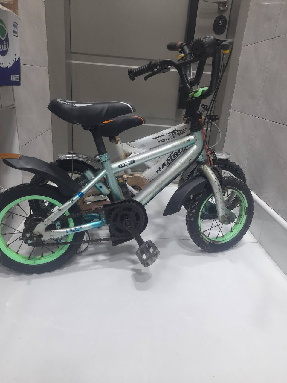 السلام عليكم متاح باسكلات حجم ١٢ نوعية أوربي كاملات من كلشي اي نقص مابيهم الابيض ٢٠ الف والسمائي٢٥ الف بعقوبة التحرير ***********
