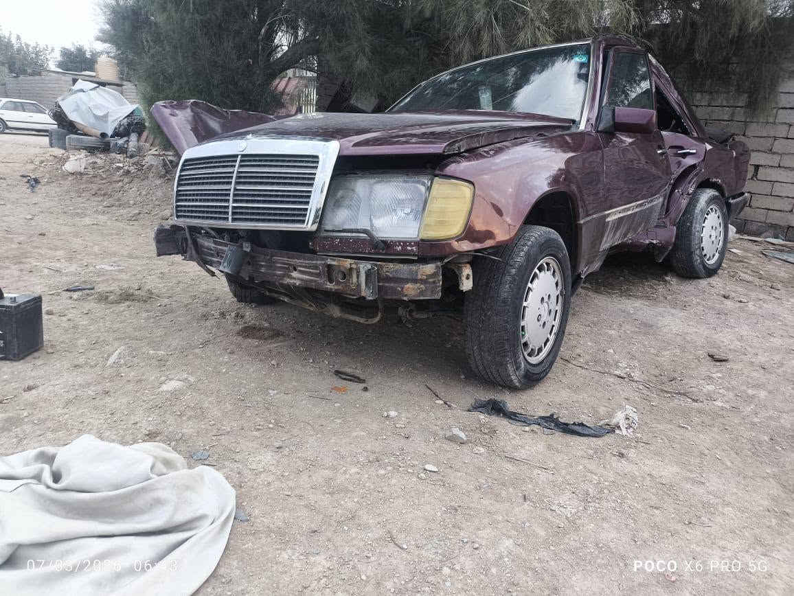 #للبيع
مارسدس دب  موديل 91 رقم  ميسان  بإسمي گير ومحرك  3000 VVT  بيها حادث وهاي الصور
 السعر 25 بيها مجال 
 
المكان البصرة القرنة الشرش 
***********

