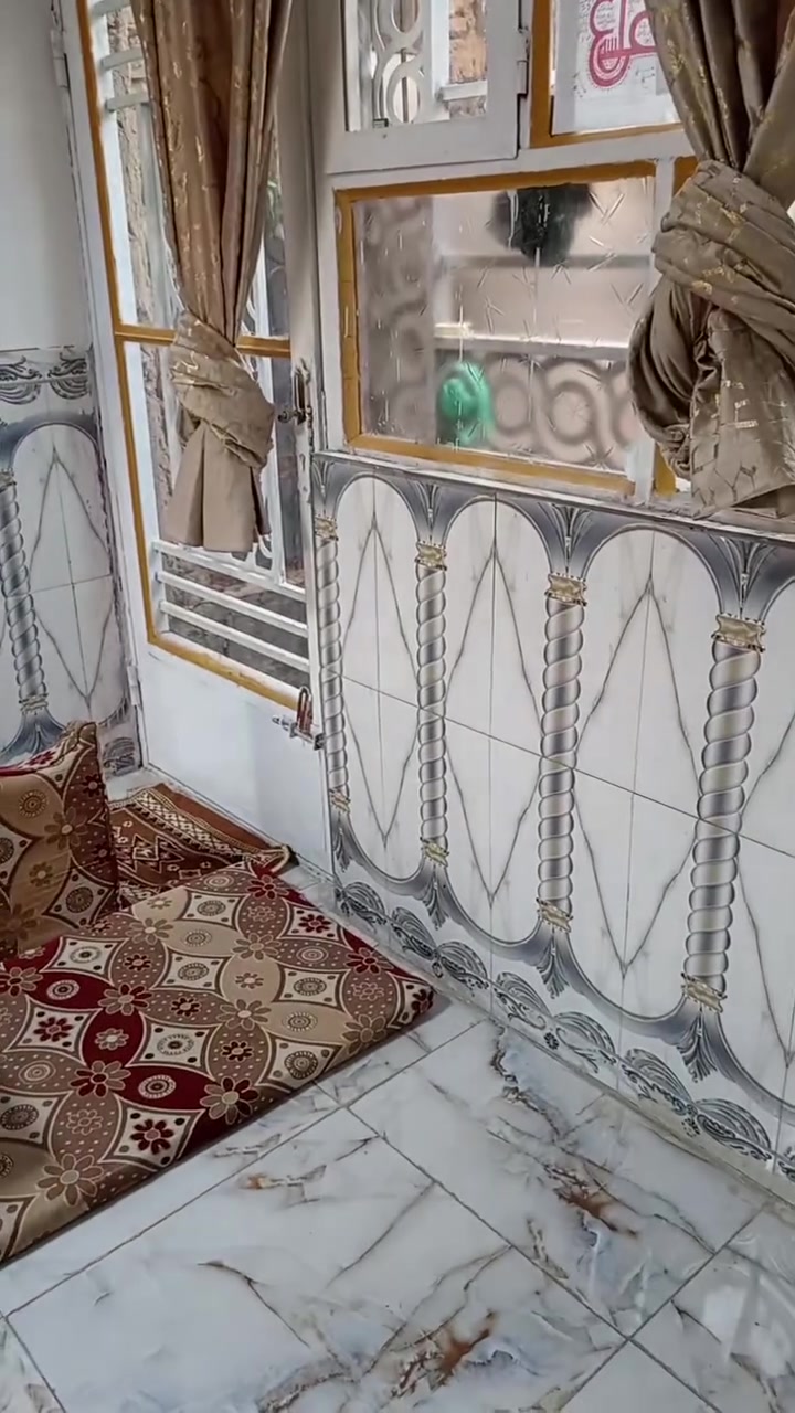 نص جلسه اخت الجديده
الحر سواده مدرسه الحسام
***********
