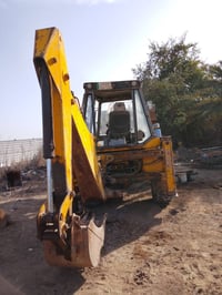 جي سي بي 92 • جاهزة • مضخة جديدة