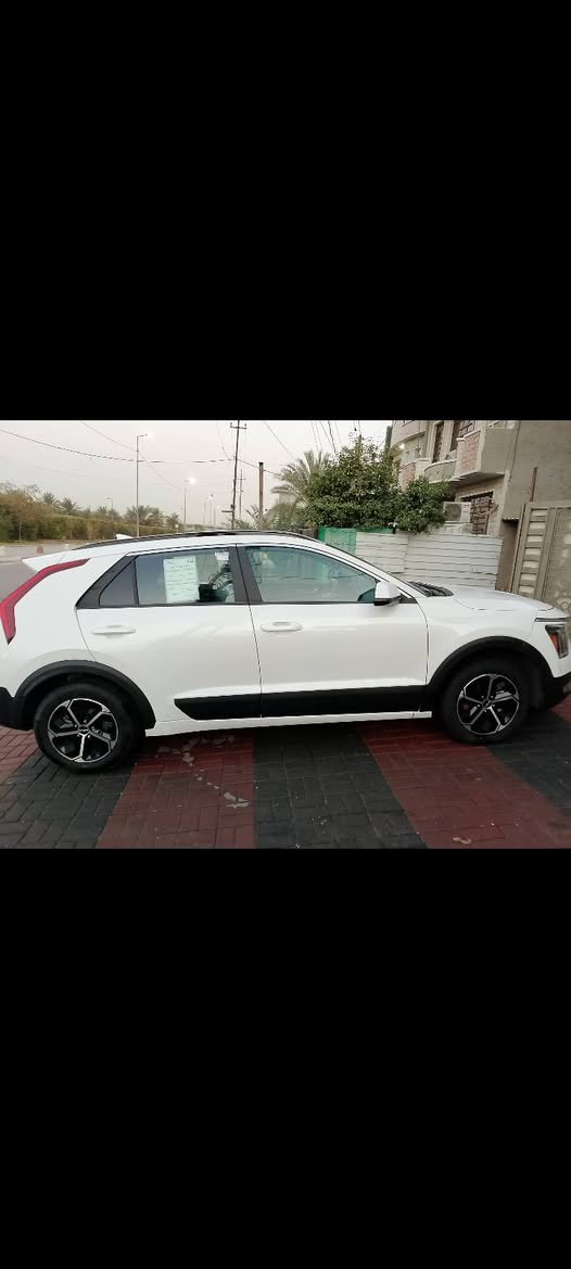 كيا نيرو 2024 ابيض اللون رقم بغداد سياره كلين ماعدا تبديل لايت اصلي فقط مواصفاته Le  السعر 155 قابلة للتفاوض الشراي يتصل *********** السيارة فقط تبديل لايت فقط
