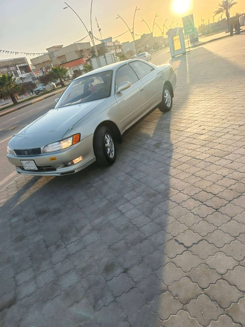 السلام عليكم مارك نفخ لون ذهبي موديل 93 مكينه اثنين ونص  كفاله  باسمي سياره مشروع  عنوان البصره***********
