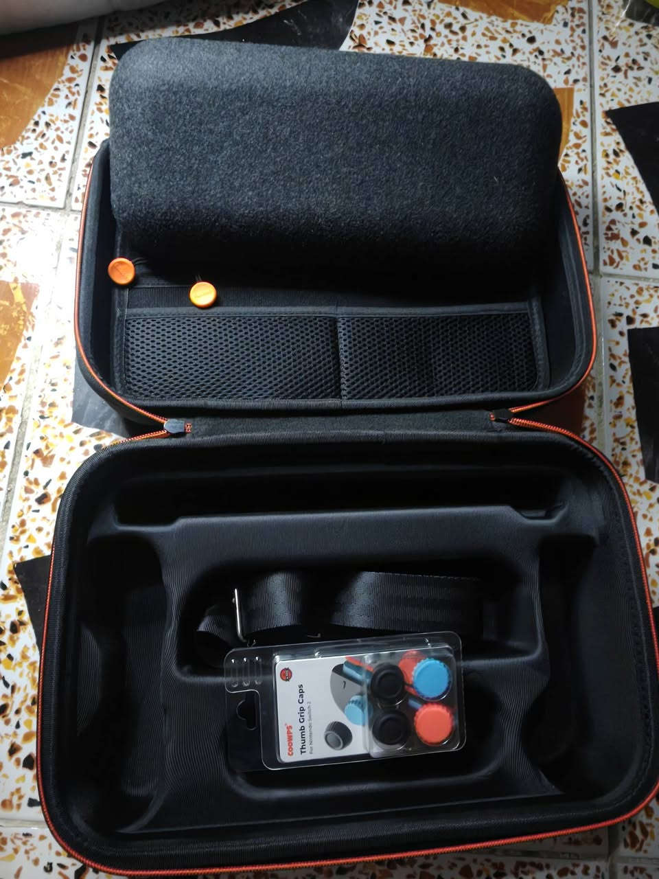 حقيبة حماية COOWPS للـ Nintendo Switch 2 + مجموعة Gowin Thumb Grip Caps✨ المواصفات:حقيبة أصلية من شركة COOWPS مخصصة لجهاز Nintendo Switch 2تصميم أنيق باللون الأسود مع خط برتقاليجيب شبكي داخلي + مكان منظم للكارتات والأكسسواراتحماية قوية ضد الصدمات والخدوشمجموعة Gowin Thumb Grip Caps (4 أزواج: أسود، أزرق، برتقالي) لراحة أكبر أثناء اللعب


**إذا كنت صاحب هذا الإعلان وتريد حذفه لأي سبب، رجاءا أرسل رسالة إلى الدعم الفني**