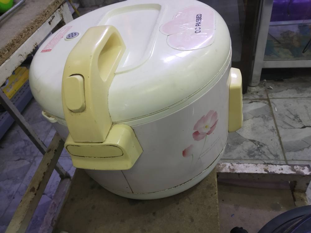 جدر طبخ وضغط علكهرباء ياباني حجم الكبير بآلة مستخدم نظيف جدا جدا شرط الفحص والتشغيل كوت الكفاءات بداية شارع الكفاءات بعد الإشارة المرورية مجاور طلباتي للتوصيل محلات امزون للبضاعة الأوروبية الأصلية *********** دهل اوران, واسط
