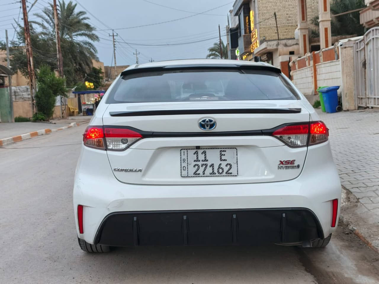 للبيع تويوتا كورلا 2023 هايبرد 
شكل الامريكي الرياضي فول مواصفات
سيارة مصروف عليها 
مغلفة PPF  بالكامل ب 1300$
ماعدا مكان الضربة 
السيارة مكفولة ماعدا 
بيها الباب الخلف السايق مبدل
ومصبوغ والجاملغ الخلفي الايسر
مرشوش من قبغ البانزين وجوة
صدر كير مكينة على وضع الشركة
استخدام شخصي ماشية 109 الف
سيارة جديدة ممتعوبة 
مرقم بغداد باسمي 
مكانها بغداد
للاستفسار 
***********
